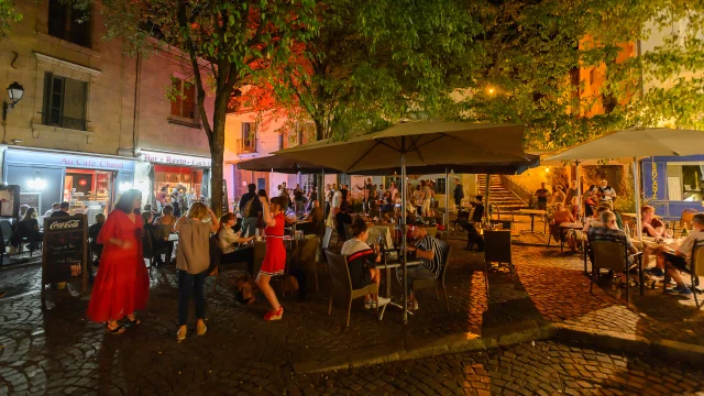 Place Chinon Nuit