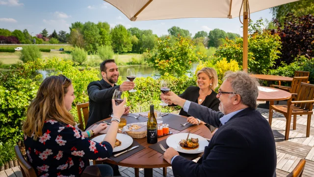 Terrasse du restaurant de l'Auberge de L'Ile à l'Ile-Bouchard