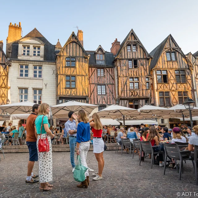 Place Plumereau dans le Vieux Tours
