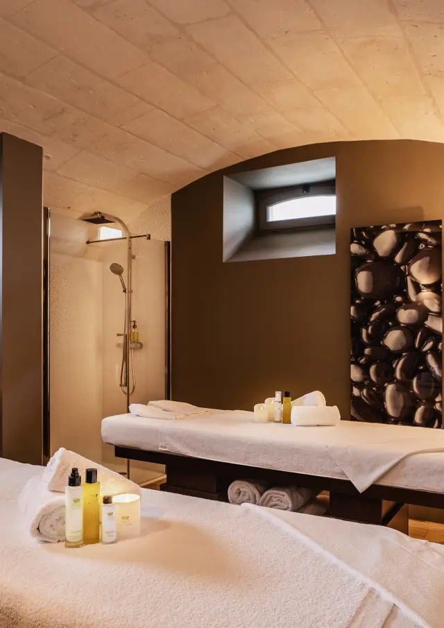 Spa du Best Western Hôtel de la Cité Royale à Loches