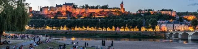 Feuerwerk in Chinon