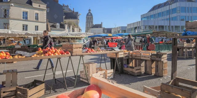 Marché du carreau des halles, à Tours.