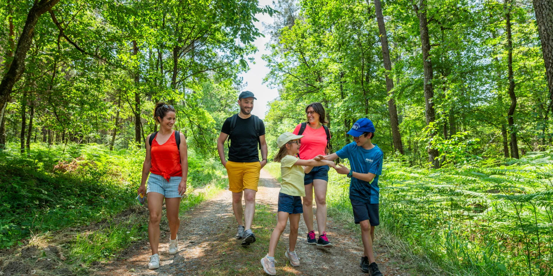 Wandeling met het gezin in het bos van Chinon