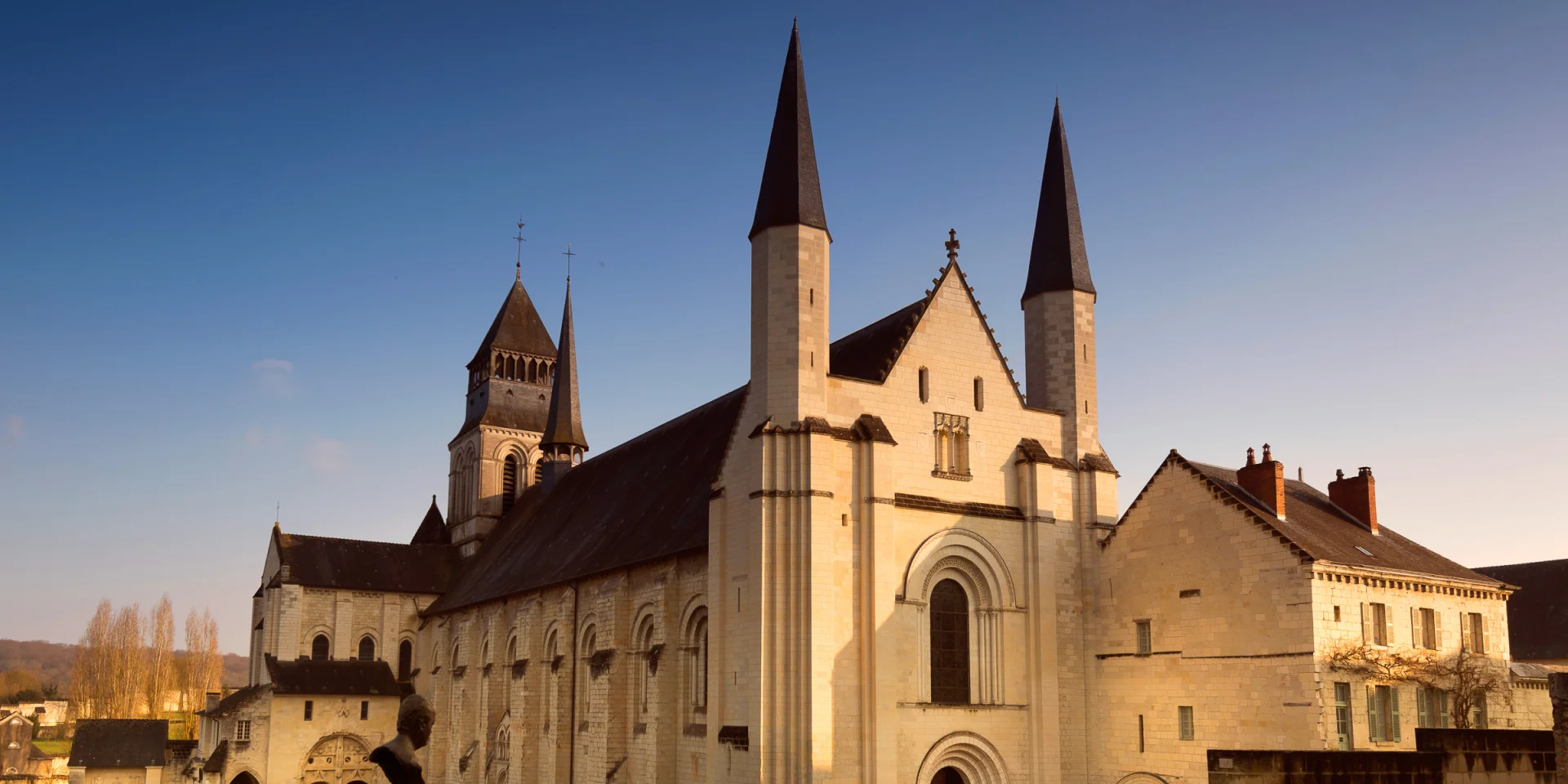 Abbaye de Fontevraud Leonard de Serres gisants