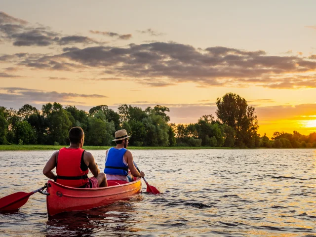 Vivaque en canoa, kayak y bicicleta en Chinon