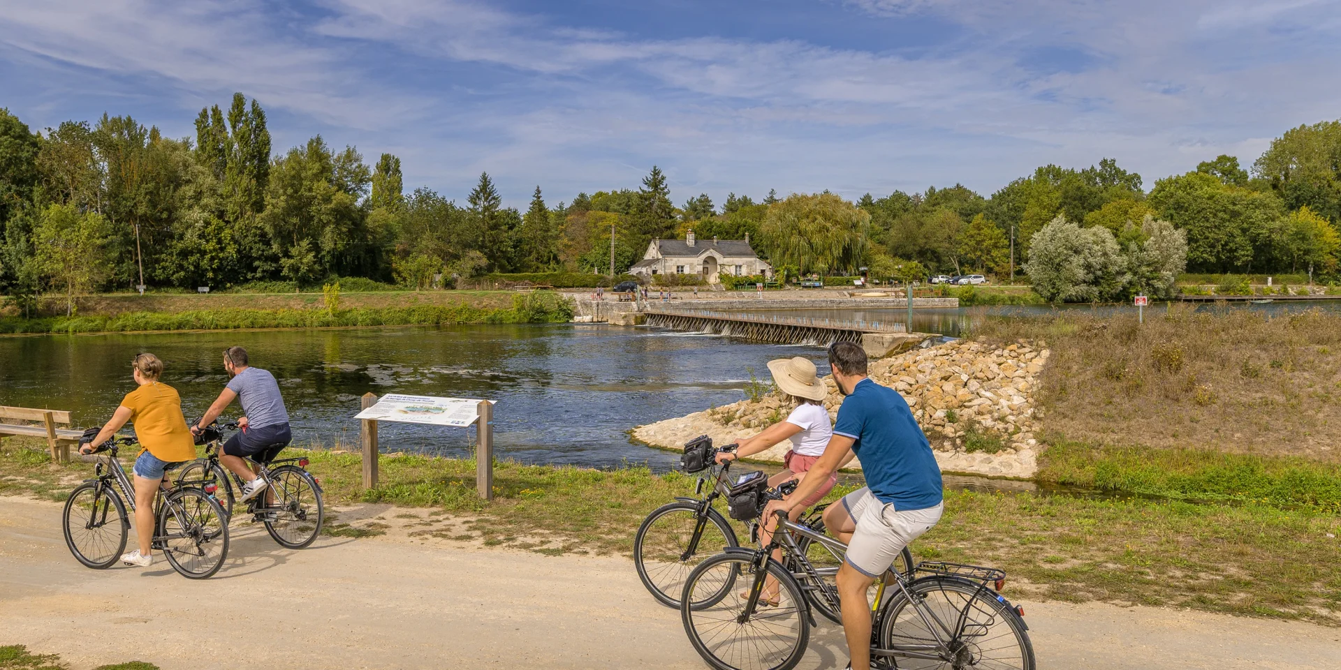 La vallée du Cher - Barrage à aiguilles et balade à vélo.