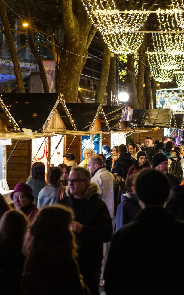 Marché de Noël du boulevard Heurteloup, à Tours.