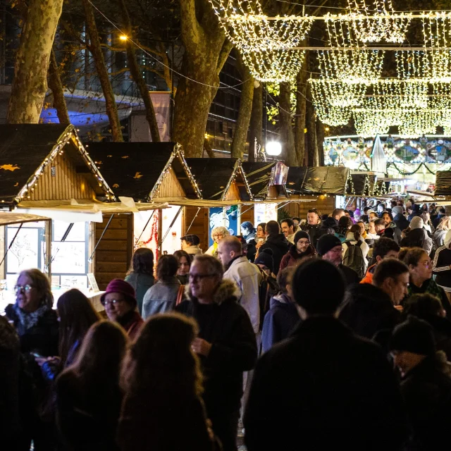 Marché de Noël du boulevard Heurteloup, à Tours.