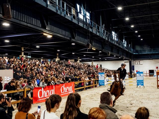 Epreuve De Saut D Obstacle Durant Le Salon Du Cheval Copyright Christophe Martin Destination Angers 4844