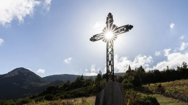 Notre Dame de Laval Caudies 2