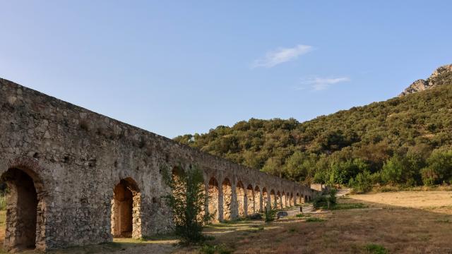 Ansignan aqueduct bridge