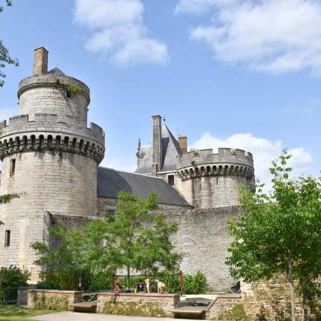 Vue du Château des Ducs d'Alençon depuis le parc Simone Veil