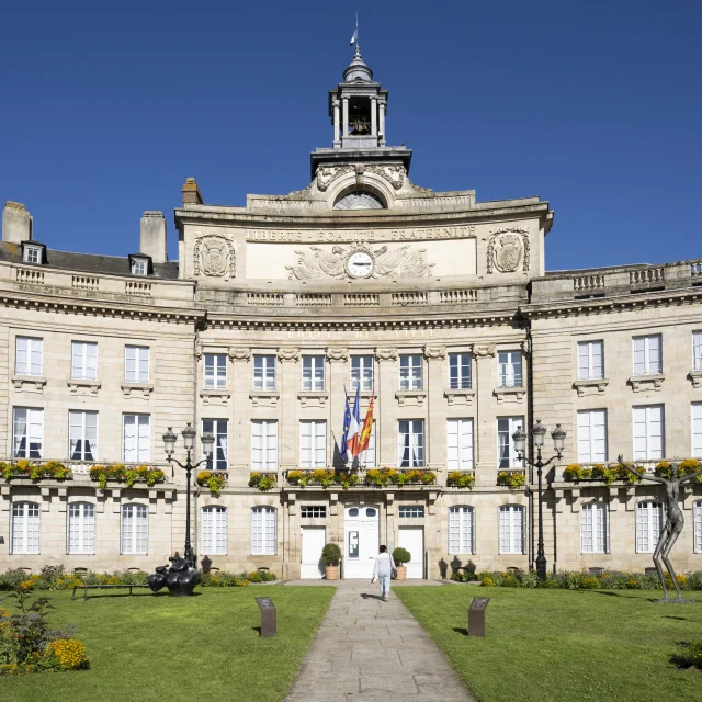 Façade de l'Hôtel de ville d'Alençon