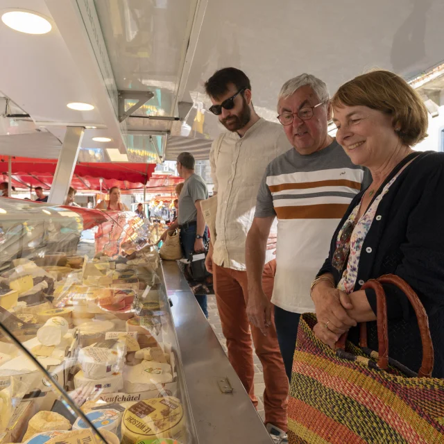 Marché place de la Magdeleine, Alençon