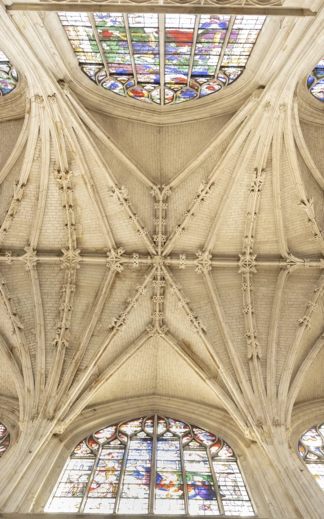 Vue de la nef de la Basilique Notre Dame d'Alençon