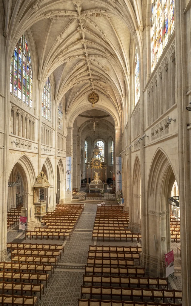 Nef de la Basilique Notre Dame d'Alençon