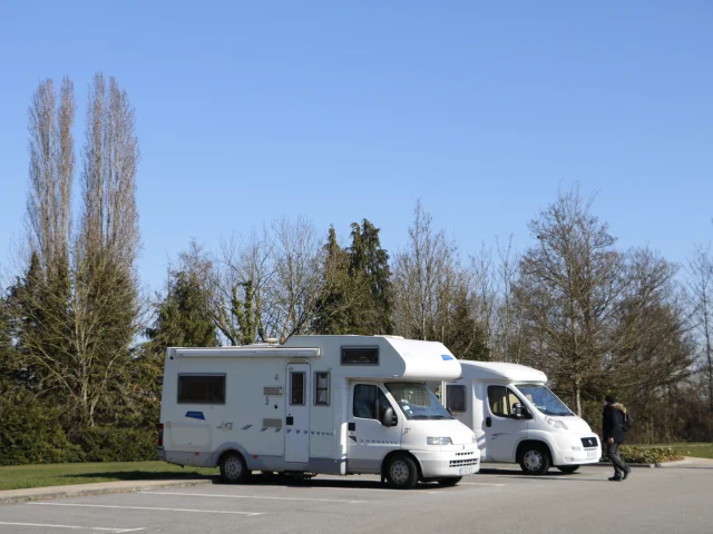 Emplacement camping car sur le parking République à Alençon