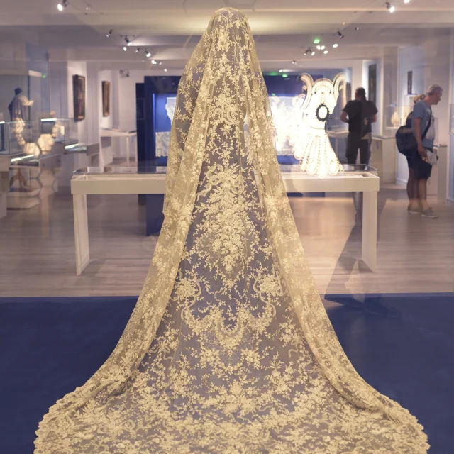 Voile de mariée en dentelle au point d'Alençon