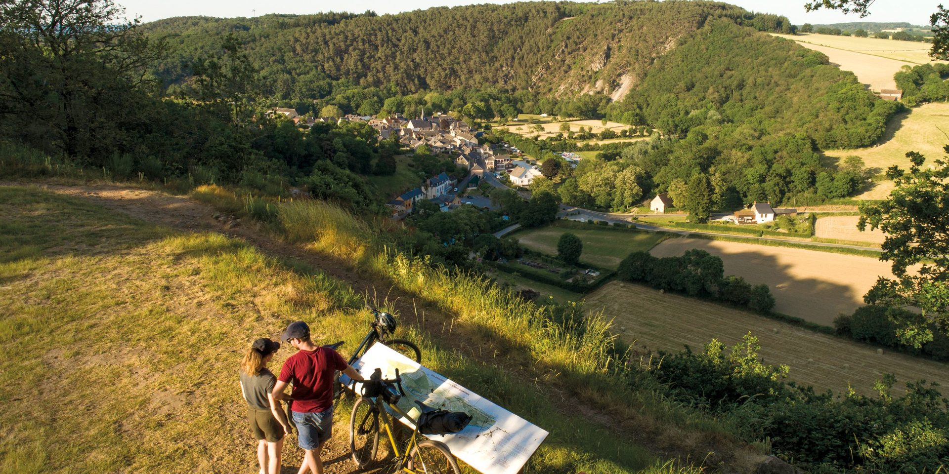 Vue sur les Alpes Mancelles de Saint-Léonard-des-Bois