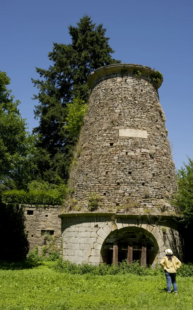 Vue sur les anciennes forges de Saint-Denis-sur-Sarthon