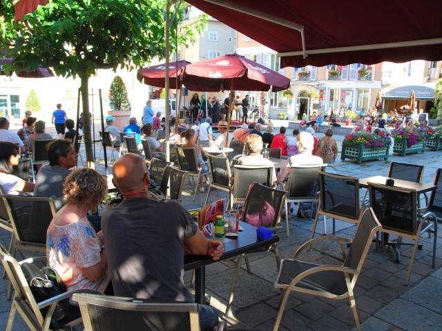bar-spectacle-place-de-la-rsistance-mairie-dallevard-les-bains.jpg