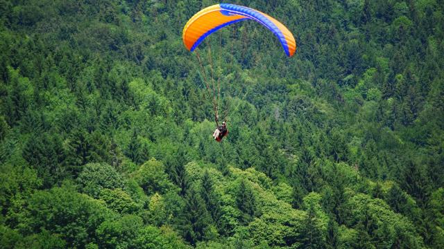 parapente-verdure-mairie-dallevard-les-bains.jpg