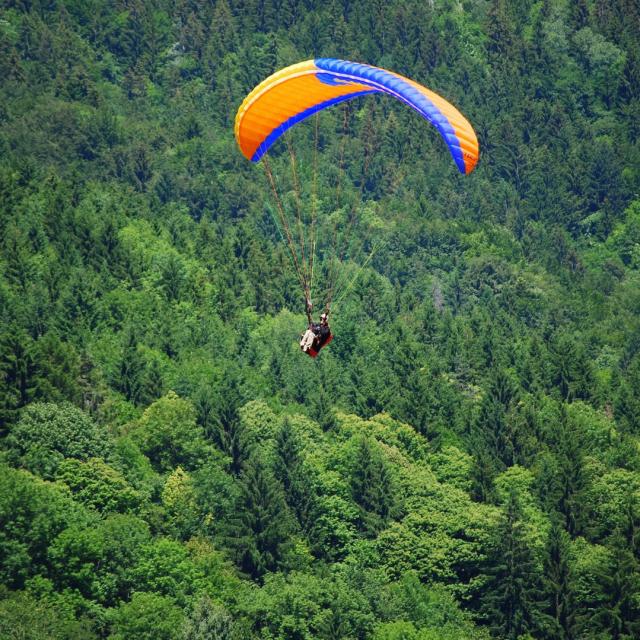 parapente-verdure-mairie-dallevard-les-bains.jpg