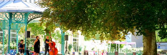 pot-accueil-curistes-2014-2-mairie-dallevard-les-bains.jpg