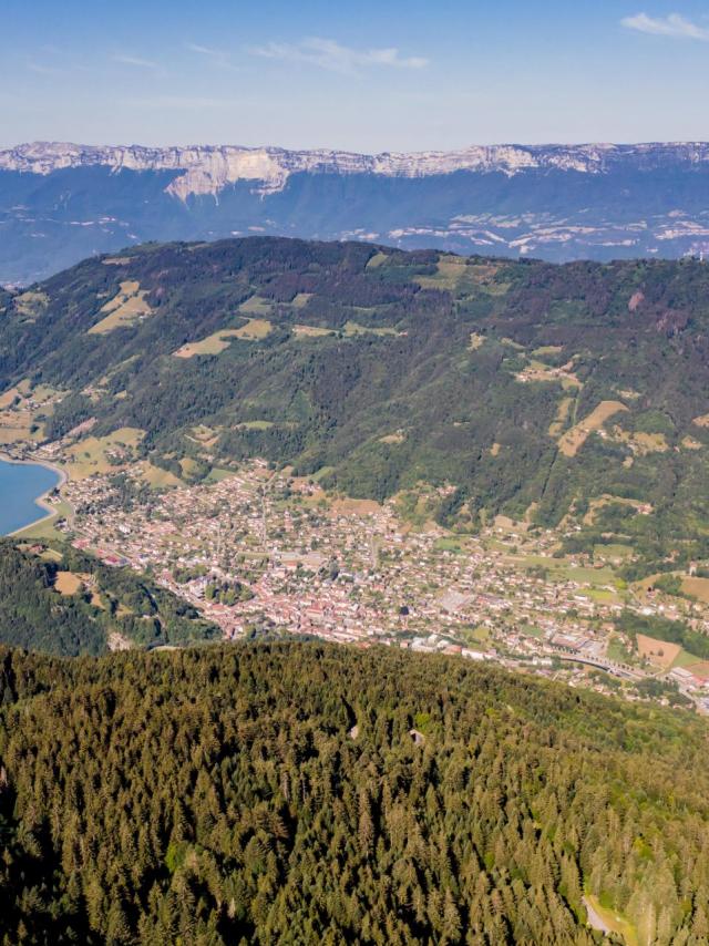 Allevard-les-Bains vanuit de lucht