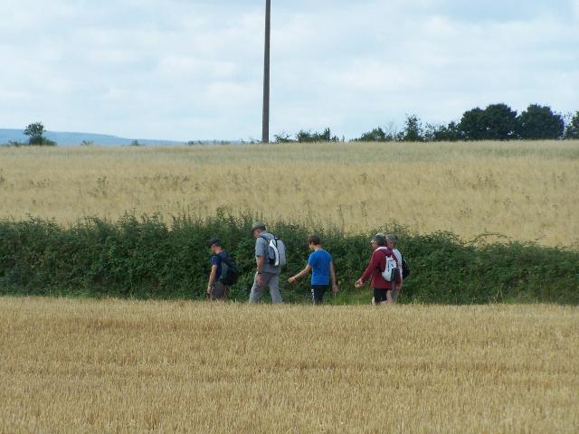 Randonneurs dans les Alpes Mancelles