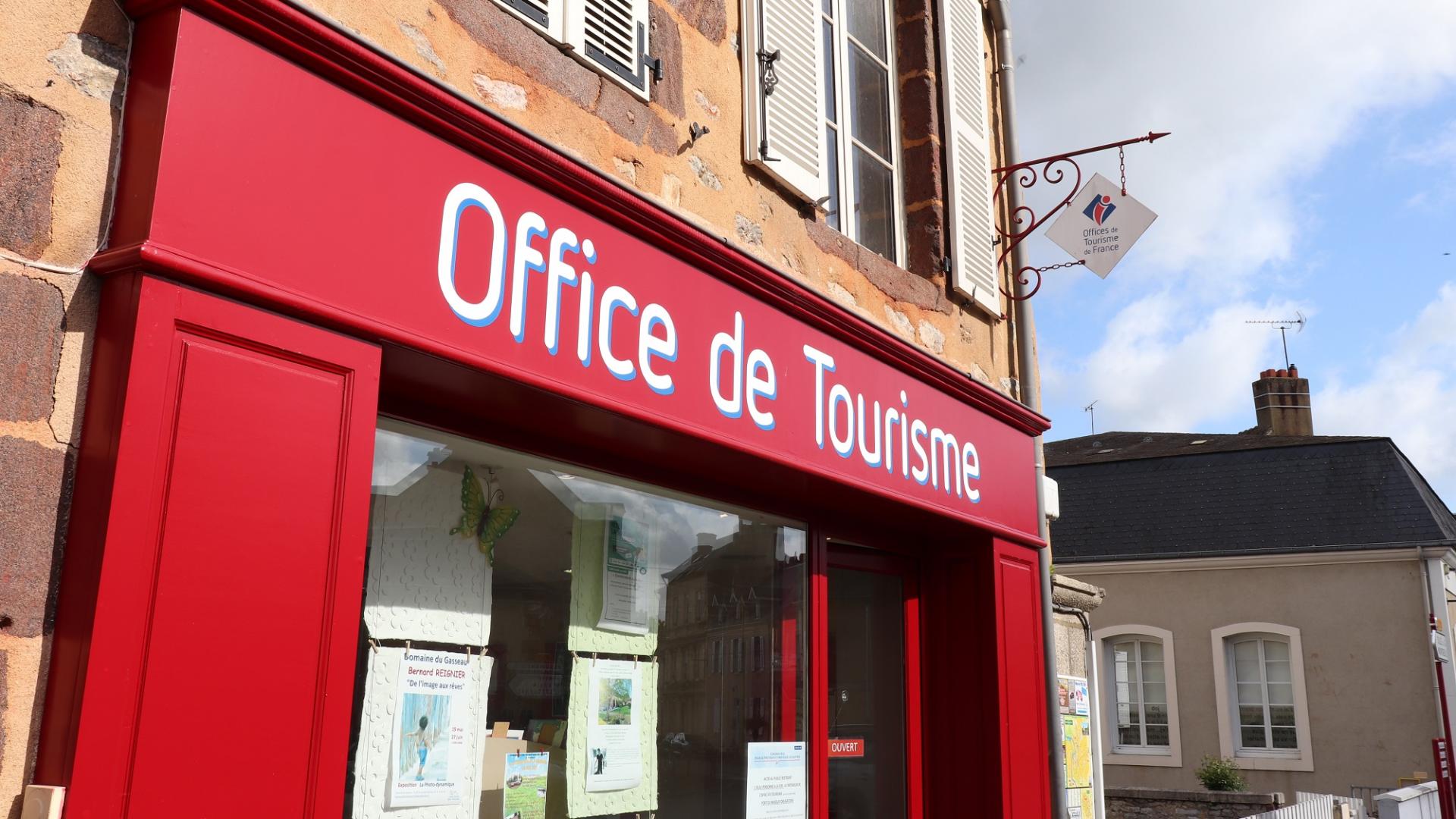 Facade de l'Office de Tourisme à Fresnay-sur-Sarthe