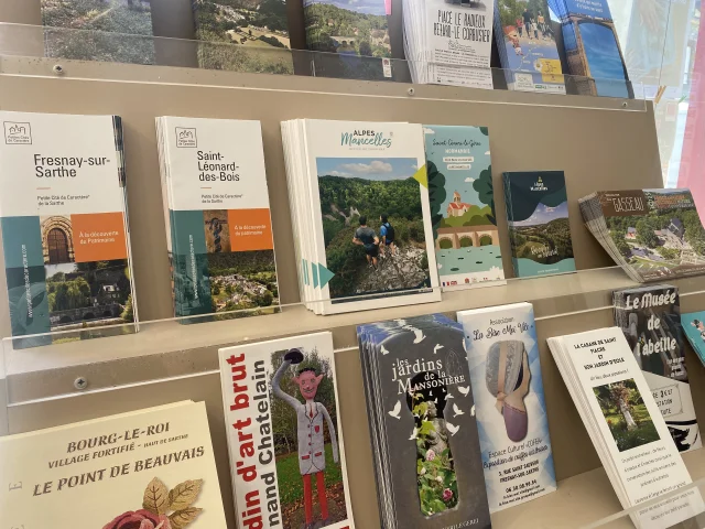 Brochures 2025 - Office de Tourisme des Alpes Mancelles