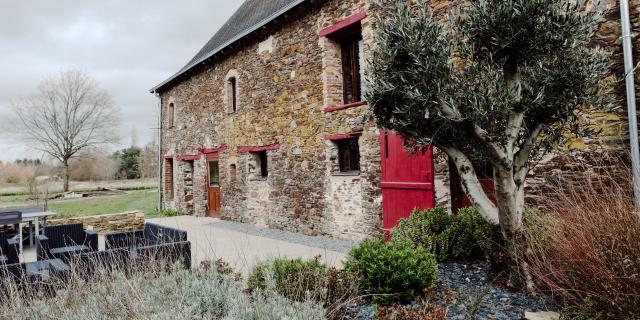 manoir-de-la-vieille-douve-gite.jpg