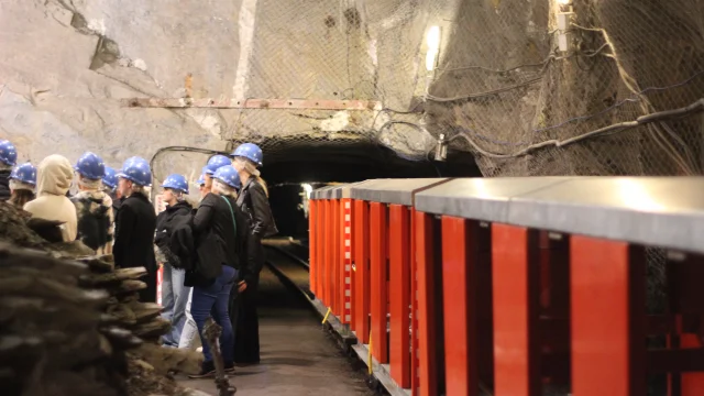 La Mine Bleue Train 3 Gwladys Fougeron