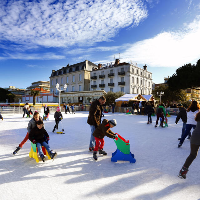 Patinoire - Village de Noël
