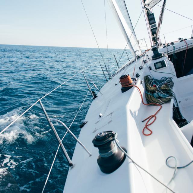 Course en bateau - Freepik