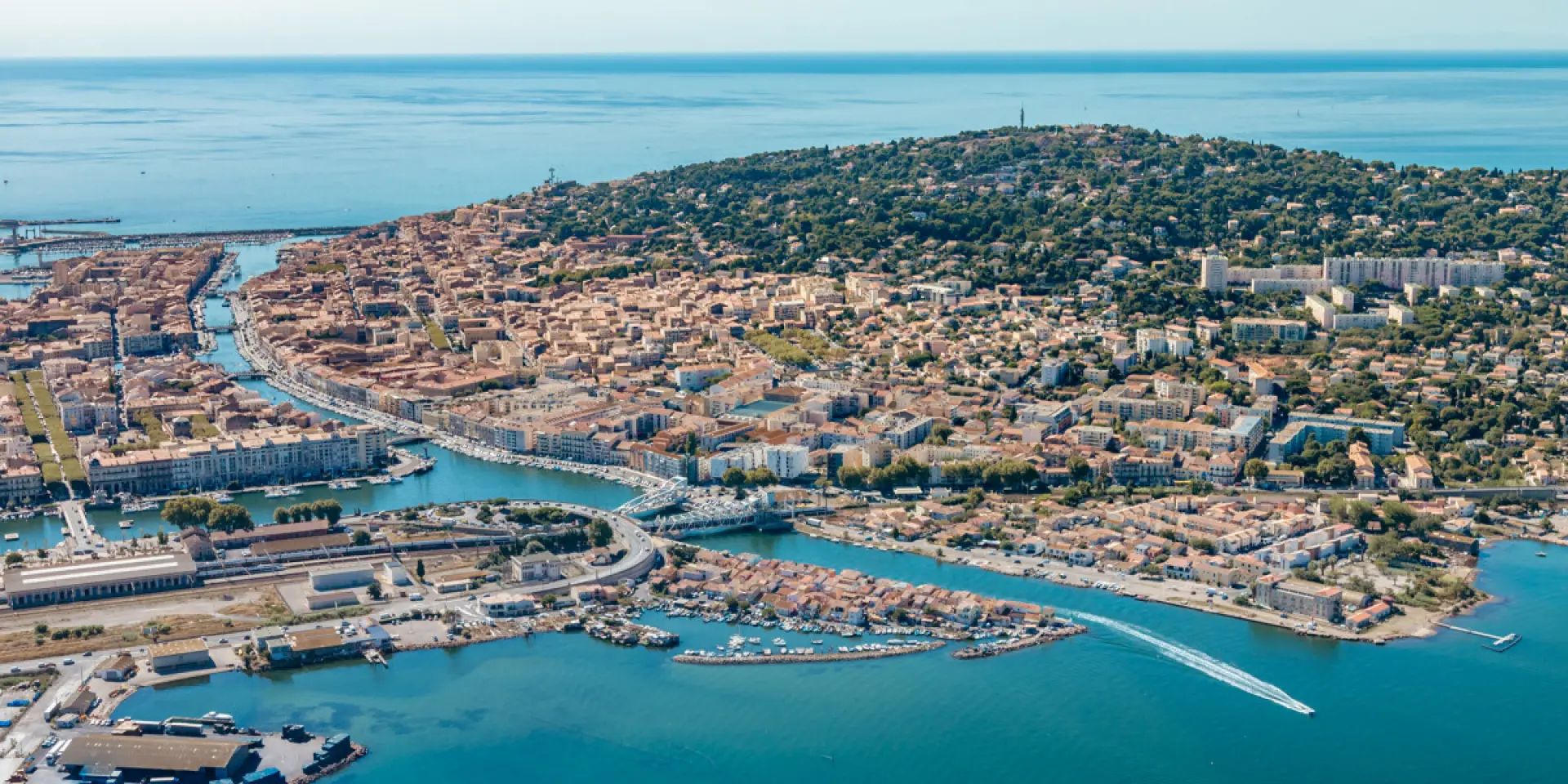 Vues Aeriennes Archipel De Thau F Ambrosino Ot Thau 9101 1200px