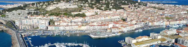 Vue aerienne Sète port de plaisance et saint clair