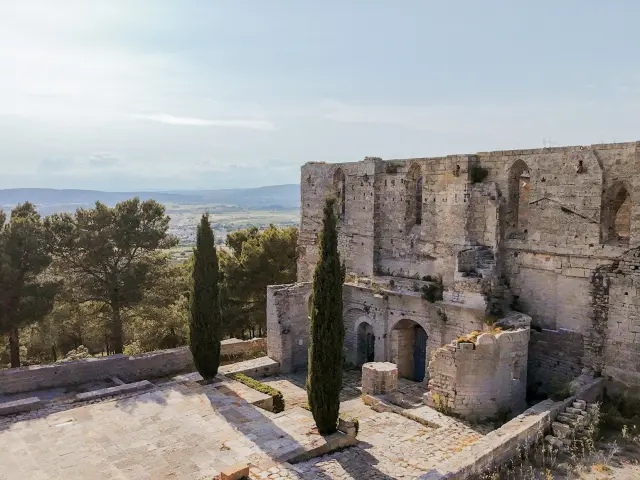 Vue drone sur l'Abbaye Saint-Felix-de-Montceau à Gigean