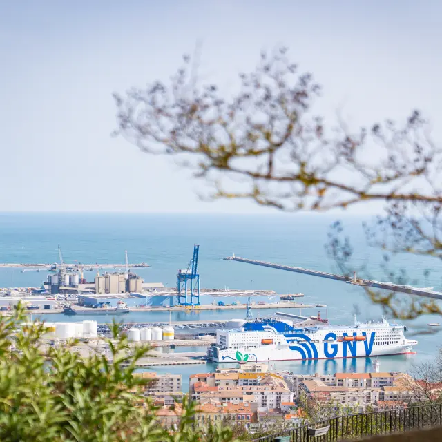 Chemins de Saint-Clair, vue depuis les escaliers du Mas Rousson