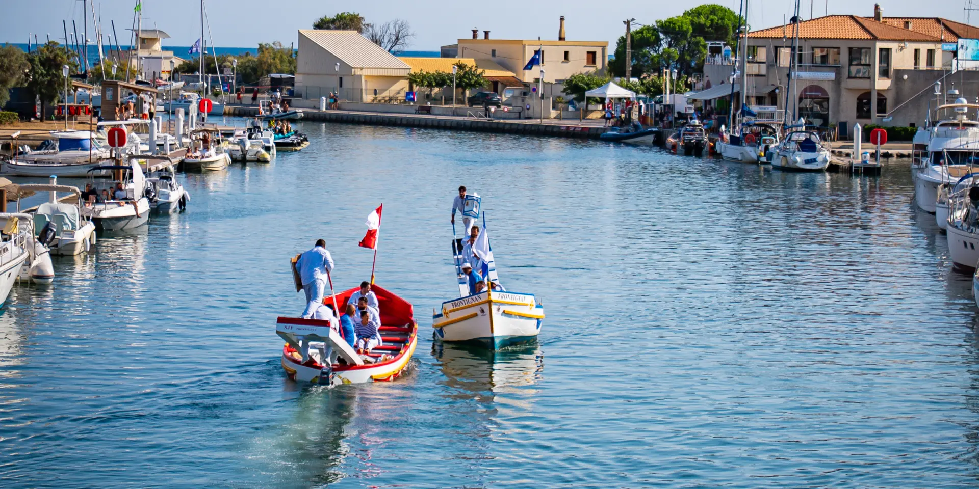 Demostración de justas en el puerto de Frontignan.