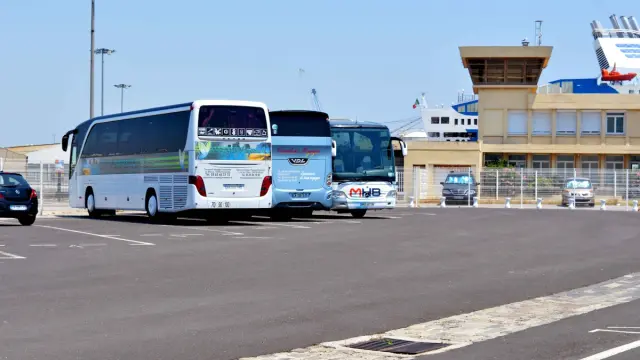 Bus Gare Du Maroc L Caravano Ot Thau 14230 1200px 12010299