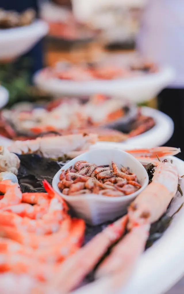 The Oyster's Day - Concours huitres, Sète, fruits de mer, crevettes, langoustines, plateau, dégustation, gastronomie, Oyster’s Day, terroir, cuisine locale, extérieur, vertical