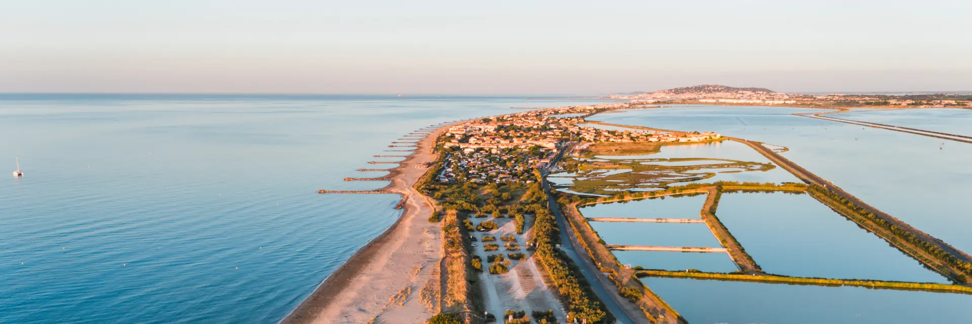 Frontignan au lever de soleil
