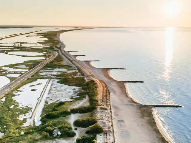 Frontignan au lever de soleil