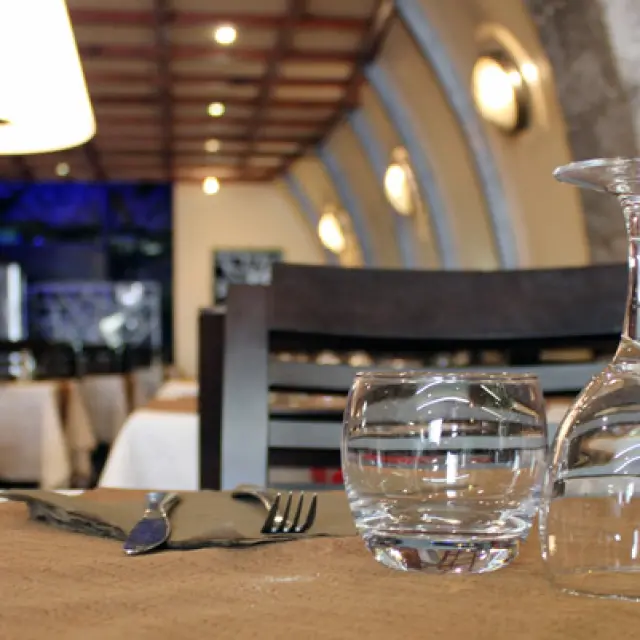 Les Goelands Table 2