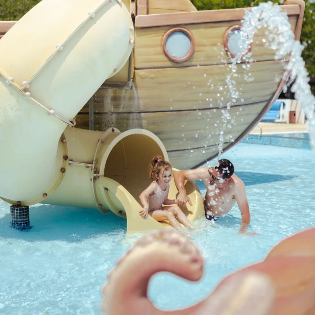 Piscine Argelestourisme Hugo Martin 98792
