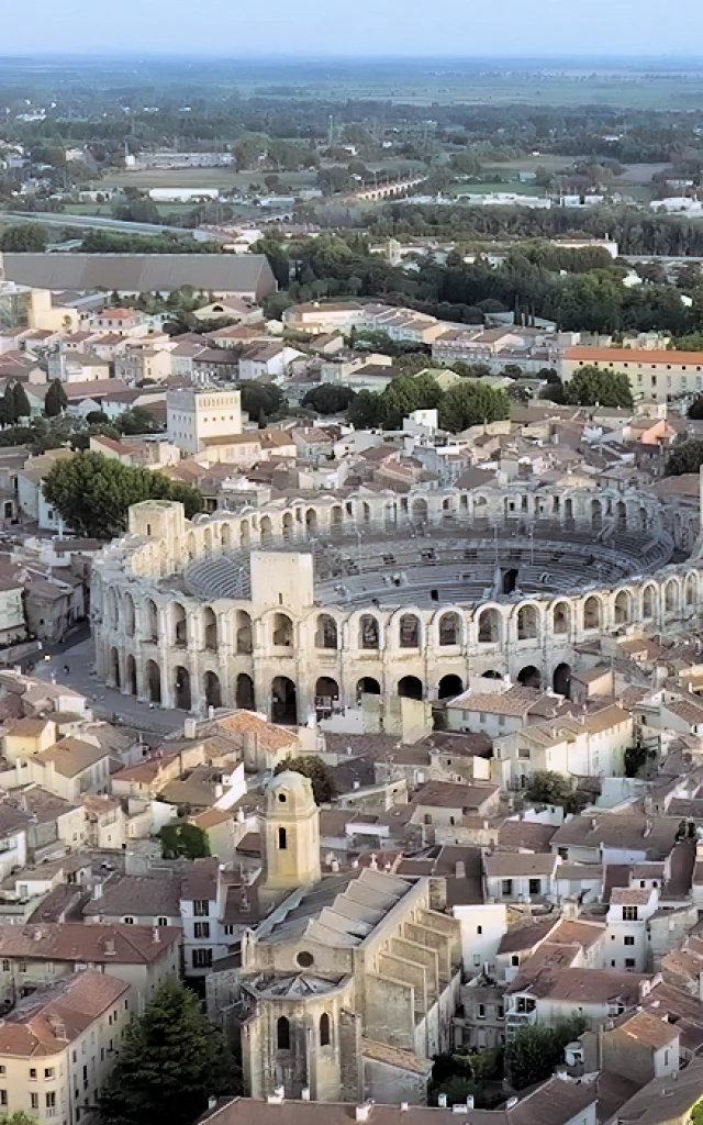 Vue Arles Vertical De Jour Zoome Sur Lamphitheatre