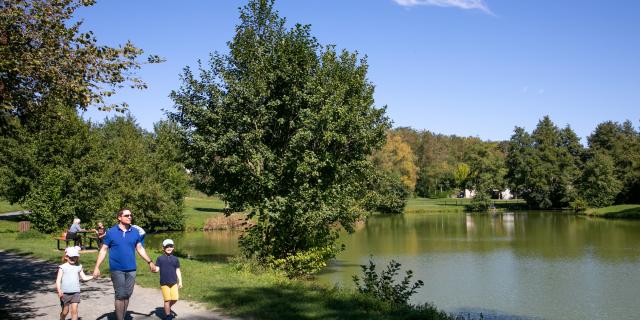 Balade en famille au Parc de Cibeins