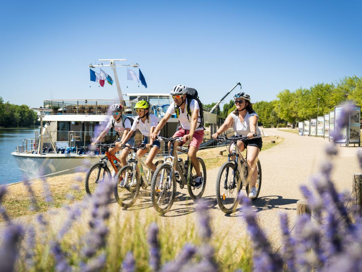 La Voie Bleue Moselle-Saône a Vélo | Office de Tourisme Ars Trévoux ...